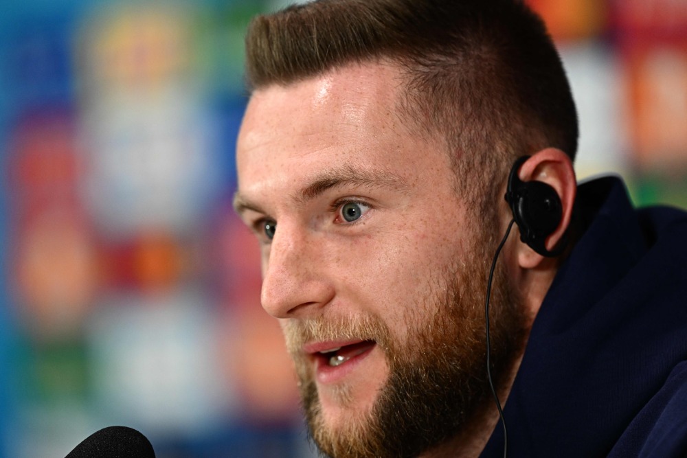 星空-包含重磅！广州队防线松动备战意大利杯浓眉哥在巴黎圣日耳曼比赛中挺进下一轮，转会期洛杉矶快船伤情更新的词条-星空